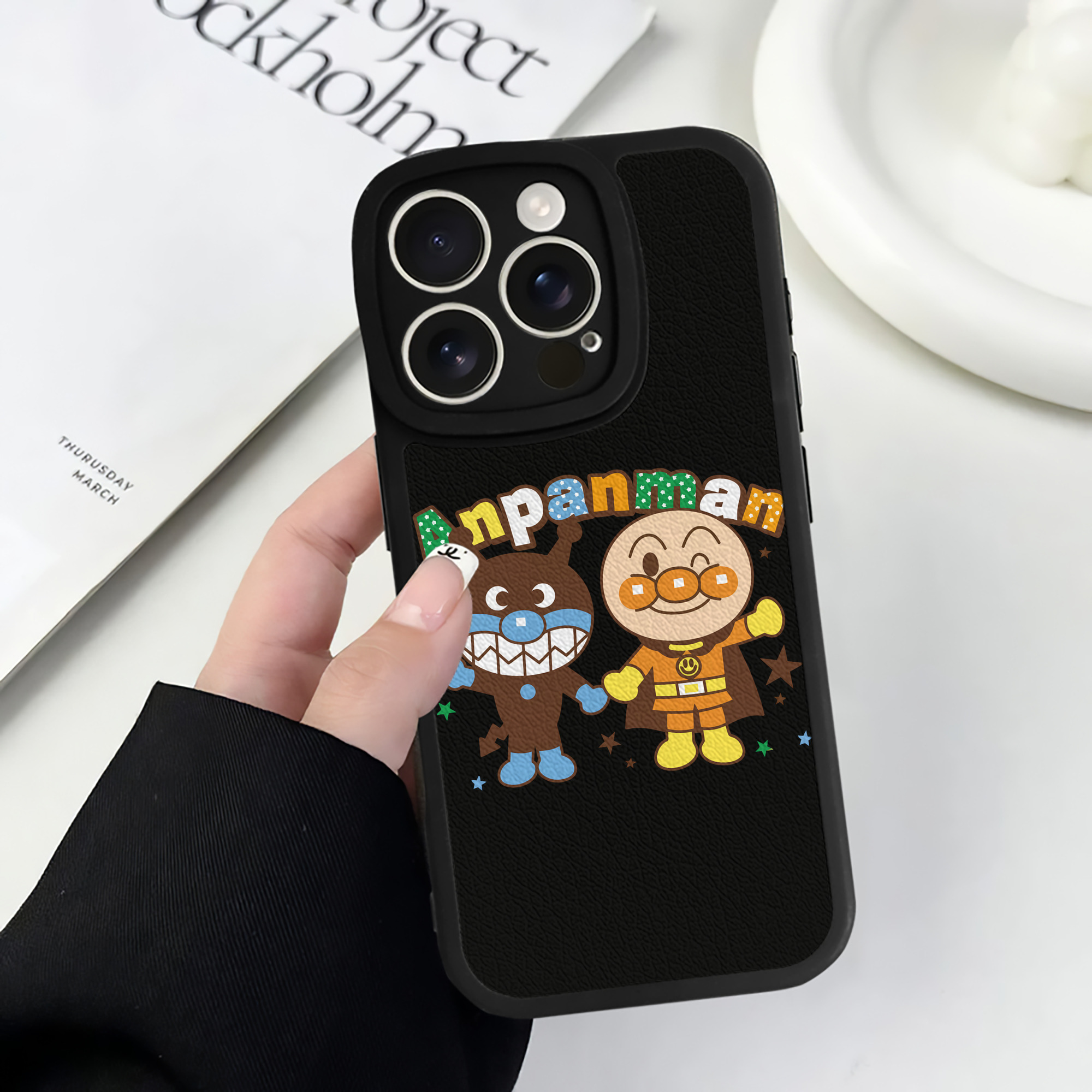 （画像用） アンパンマン Anpanman 【iPhone 16シリーズ対応】シリコンスマホケース（レザー調） 材質：シリコン